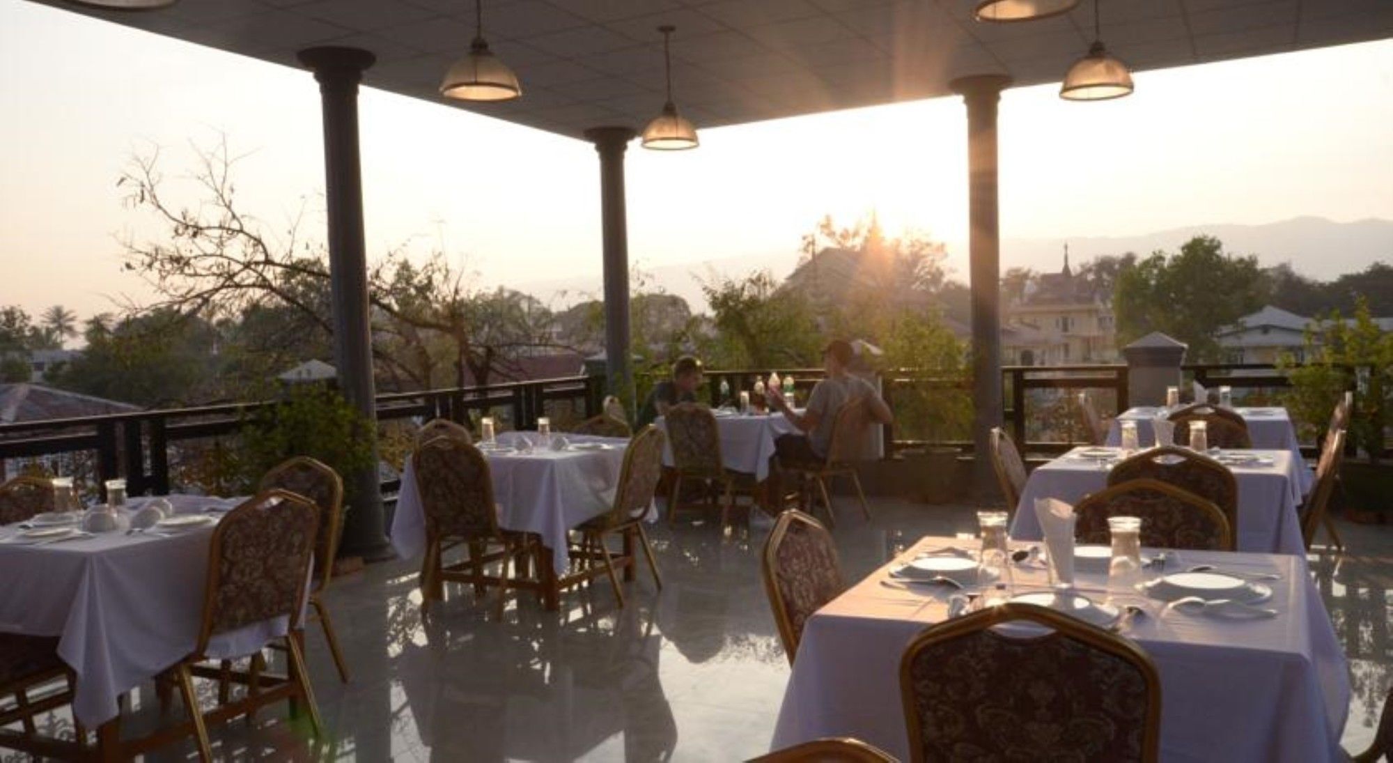 Inlay Palace Hotel Nyaung Shwe Exterior photo
